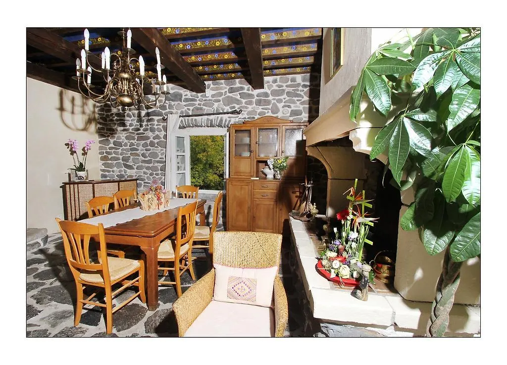 לינה וארוחת בוקר Saint-Martin-le-Supérieur Ferme Du Pic D'Allier